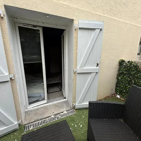 Le Must - Double Entre Paris Et * Livry-Gargan